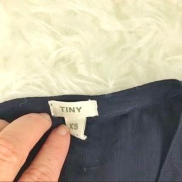 ANTHROPOLOGIE - TINY | Embroidered Split Neck Top - Picture 3 of 3